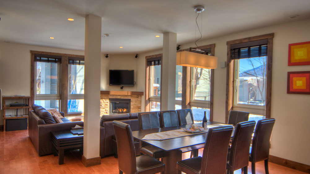 Gouka - Lounge and dining area preview